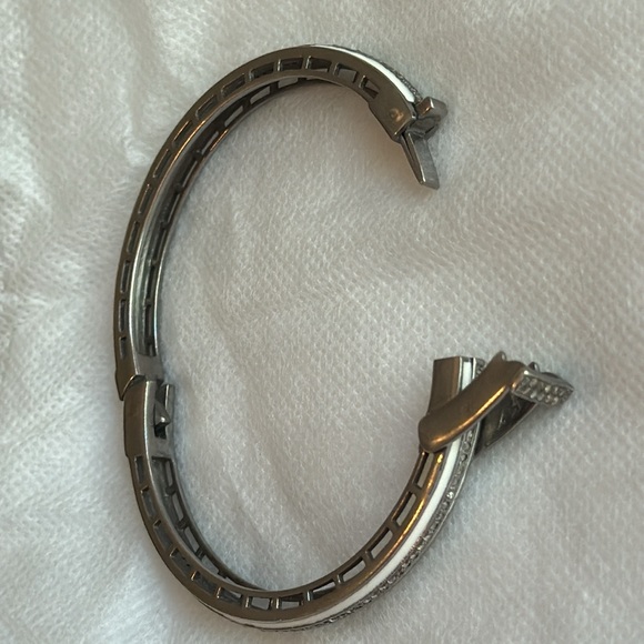 Vintage La Rose White Enamel Silver Diamonds Bangle Bracelet with Clasp - Picture 9 of 15